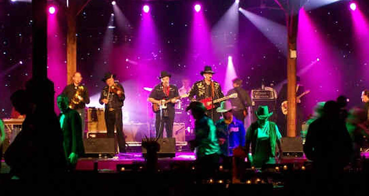 Photo courtesy of www.cornellhurdband.com.